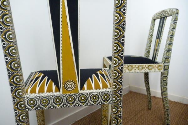 Chaises Triangles - fausses jumelles